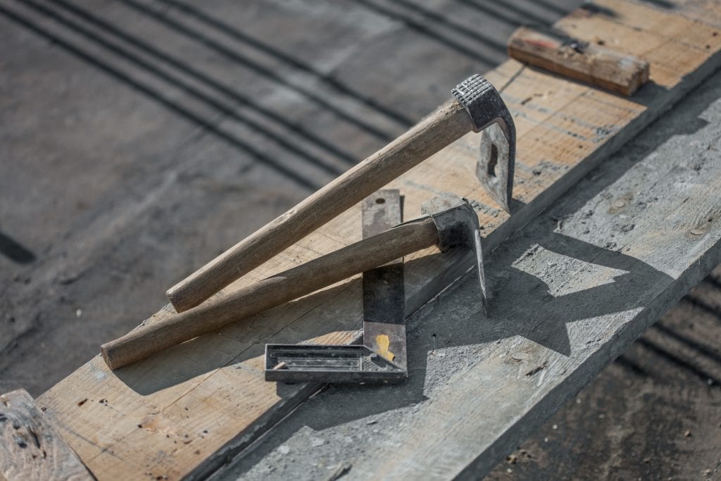 Postavljanje crepova _ ručni alati za građevinske radove